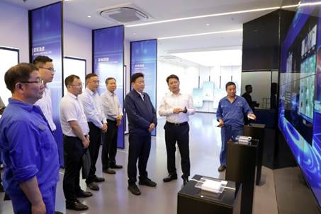 打造向上向前第一象限生力軍 錘煉甘于做人做事作難、受苦受累受屈的企業(yè)家隊(duì)伍——河南投資集團(tuán)黨委書記、董事長(zhǎng)劉新勇蒞臨安彩高科開展主題教育調(diào)研